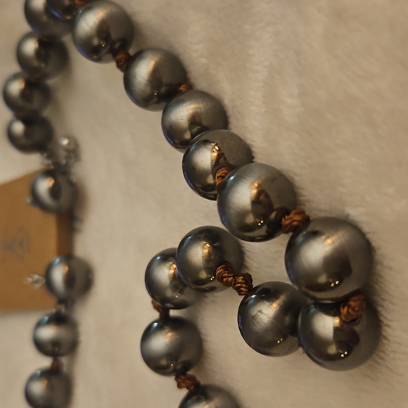 TIPI Faux Replica Navajo Pearl Knot Beaded Necklace Earrings Set - Picture 4 of 7